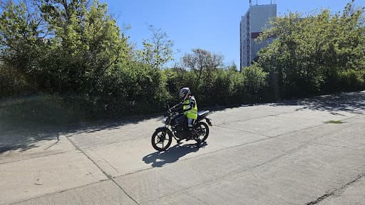 Academy Fahrschule Fahrwerk 7 — Kundenfoto