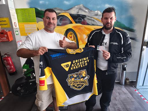 Fahrschule Driving Academy Krefeld — Kundenfoto