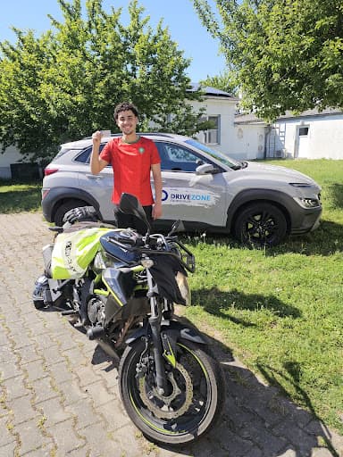 Fahrschule DriveZone — Kundenfoto