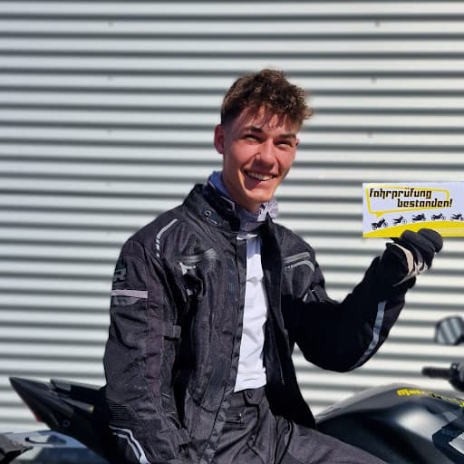Motorrad-Fahrschule-Leipzig / Daniel Banet — Kundenfoto