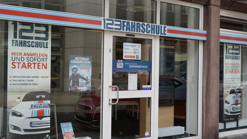 123 FAHRSCHULE Duisburg-Zentrum