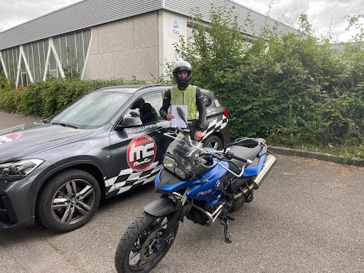 Fahrschule MotoCar — Kundenfoto