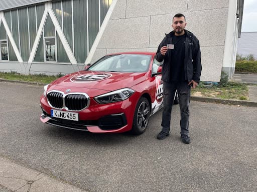 Fahrschule MotoCar — Kundenfoto